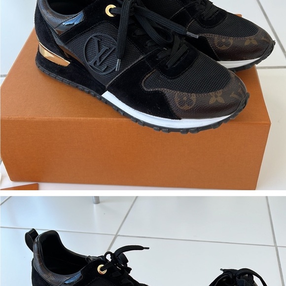 Authentic Louis Vuitton Woman’s Size 38 Black Run very beautiful is like new. - Picture 3 of 12